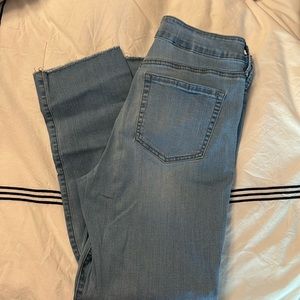 Good used condition NYDJ Sheri ankle jeans